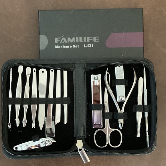FAMILIFE Other - 💎Familife unisex 16 pc 💯%stainless steel manicure pedicure face leather NIB